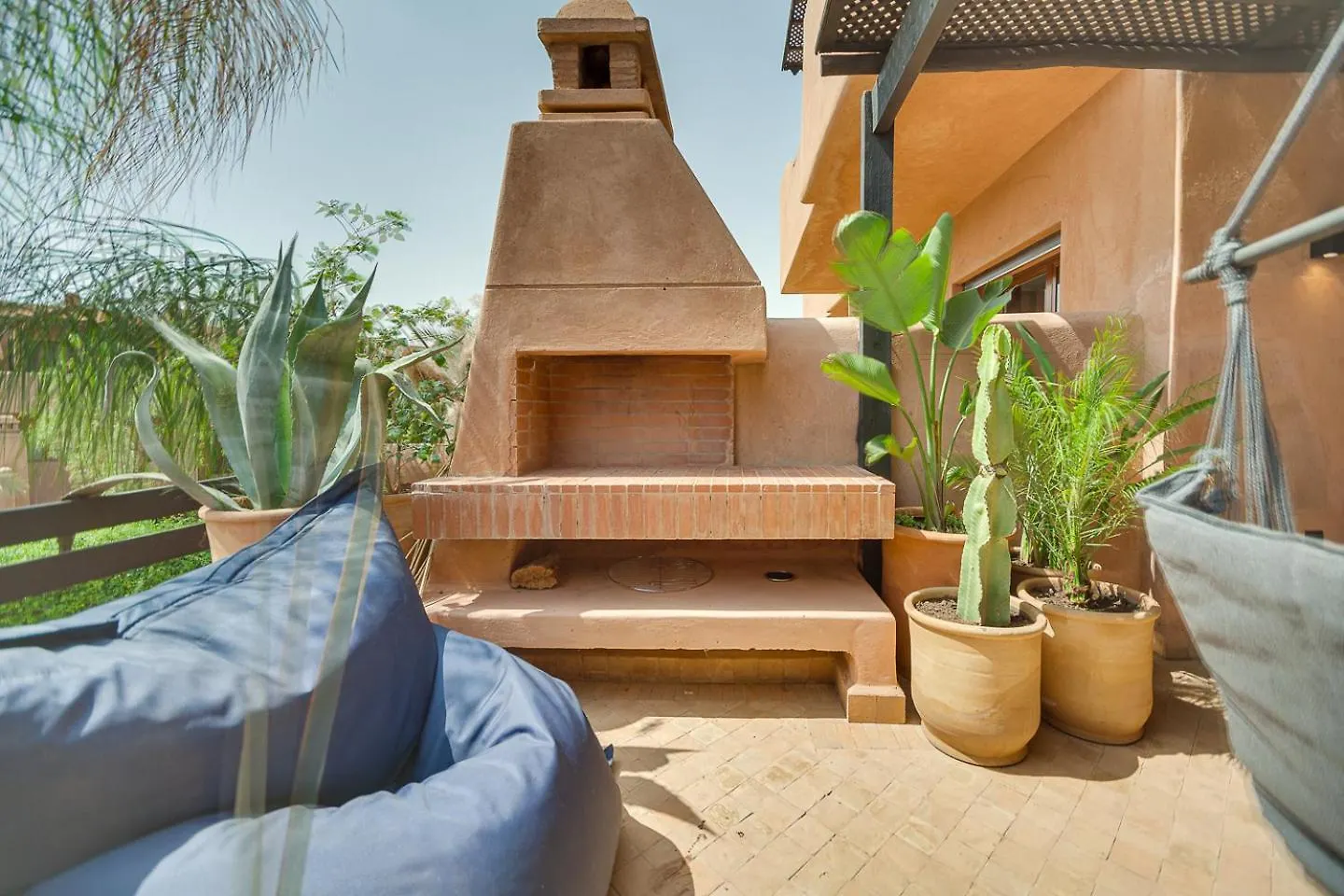Appartement Avec Piscine Dans Une Belle Residence Privee Marrakesh
